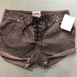 NWT One teaspoon super freaks lace up short